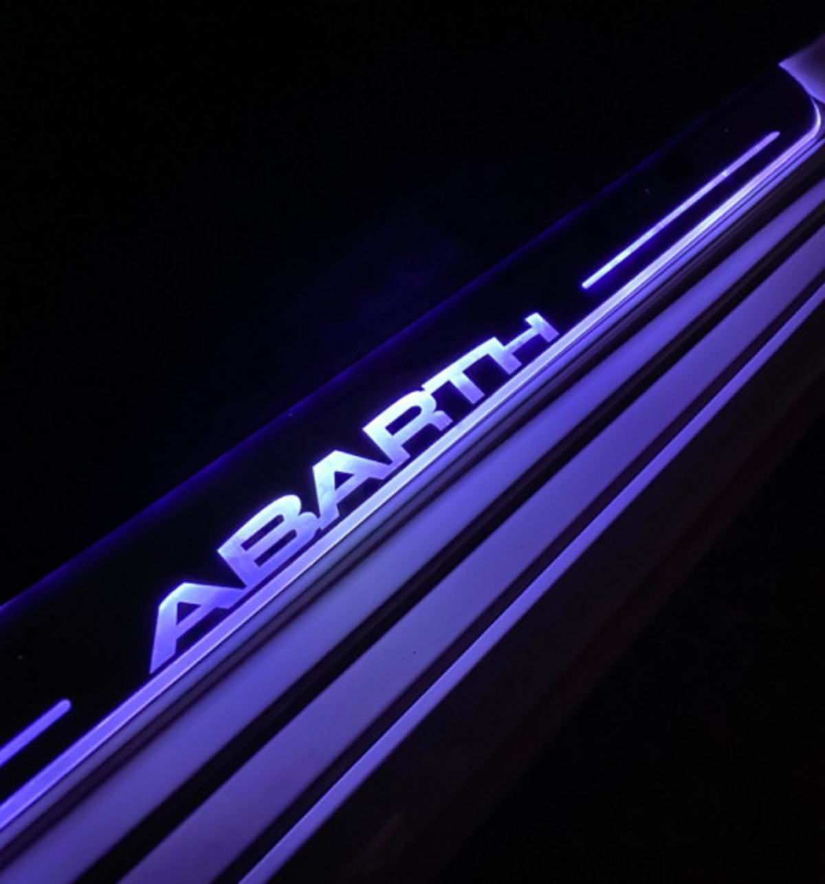 アバルト LEDドアシルトリム UNLIMITED